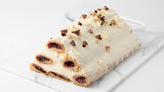 Рецепт торта Дрова под снегом с вишней - простой и вкусный десерт