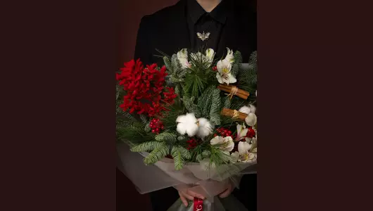 Авторский букет и&nbsp;рускуса, хлопка и&nbsp;альстромерии