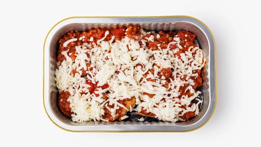 Баклажаны "Пармиджано" с с соусом Болоньезе и моцареллой