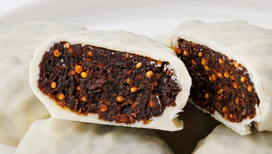 Конфеты "Инжир в горьком и белом шоколаде", 220 г