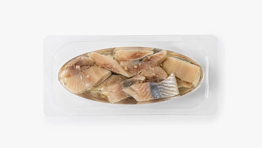 Сельдь тихоокеанская филе-кусочки с чесноком в масле, 140 г