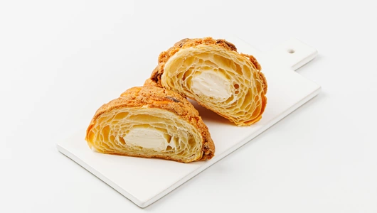 Кукис-круассан с кремом "Пломбир", кафе