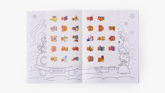 Книжка-раскраска с наклейками "Мишки и зимние истории"