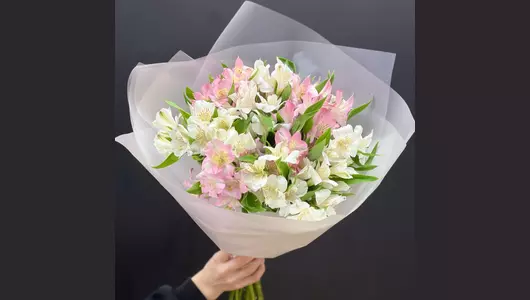 Красивый стойкий букет из&nbsp;альстромерии «Весеннее чудо» FMART by flowwow