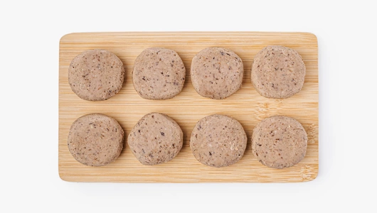 Котлеты из&nbsp;фасоли и&nbsp;тофу с&nbsp;грибами, зам.