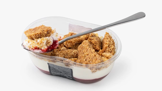 Десерт клубничный с крамблом, 250 г