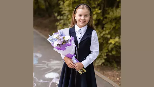 Букет детский из&nbsp;маттиолы, гвоздики и&nbsp;лагуруса