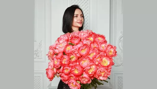 Букет пионов корал 35 шт