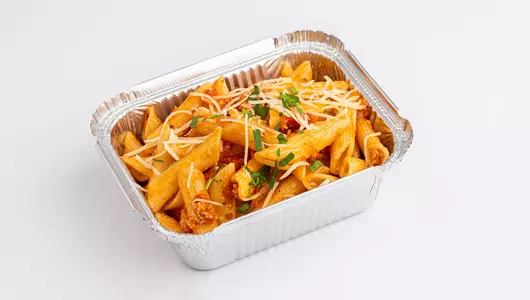 Пенне в соусе Болоньезе из курицы