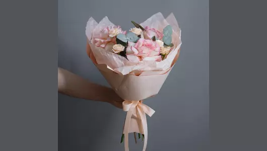 Невероятно нежный букет с&nbsp;французскими и&nbsp;кустовыми розами FMART by flowwow