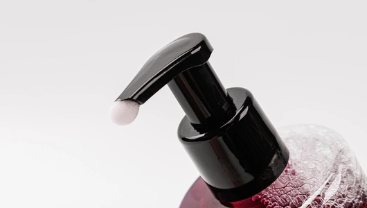 Пенка для душа очищающая "Смородина" Пенка для душа очищающая "Смородина"