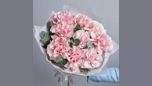 Французские розы с&nbsp;эвкалиптом, 9 шт FMART by flowwow