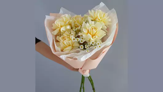 Сладкий зефир. Букет французские розы и&nbsp;ромашки FMART by flowwow