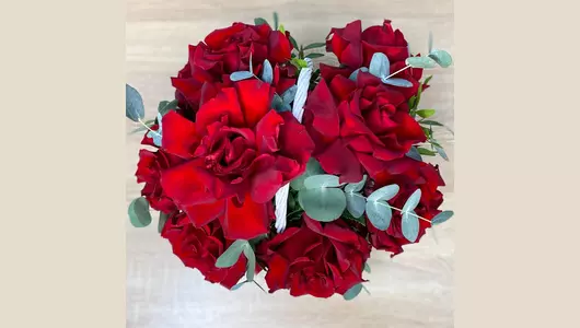 Корзина с&nbsp;французскими розами FMART by flowwow