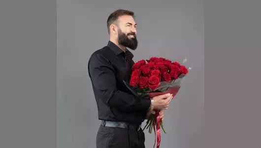 Букет из&nbsp;25 Красных роз (55см)