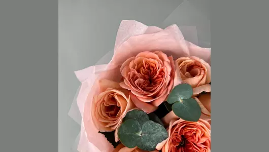 Роза Лондон Ай с&nbsp;эвкалиптом FMART by flowwow