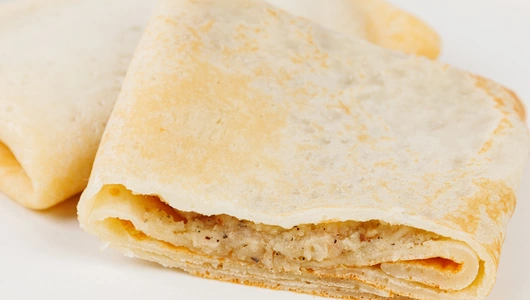 Блинчики с курицей и жареной картошкой Блинчики с курицей и жареной картошкой