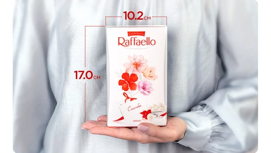 Конфеты в коробке Raffaello с цельным миндальным орехом в кокосовой обсыпке 70 г