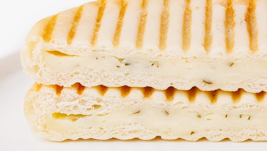 Лепешка с сыром сулугуни и зеленью, кафе