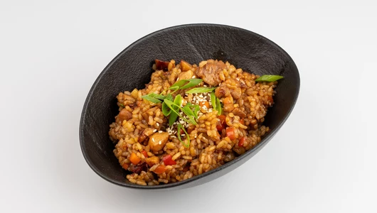Пряный рис в соусе терияки с курицей