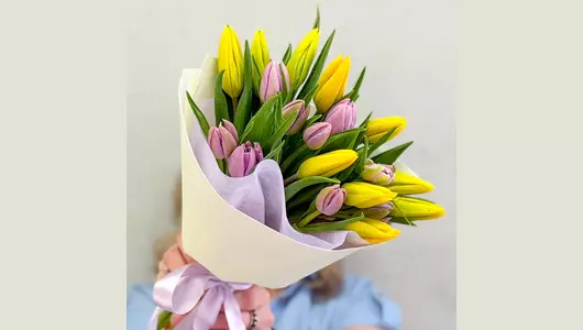 Букет 19 тюльпанов микс FMART by flowwow