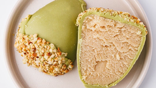 Пирожное-картошка "Желудь в шоколаде матча", кафе Пирожное-картошка "Желудь в шоколаде матча", кафе