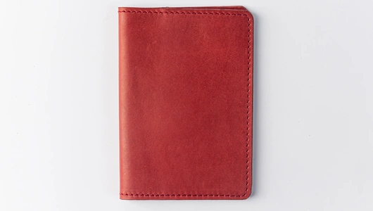 Обложка для&nbsp;паспорта из&nbsp;натуральной кожи. Цвет: винный