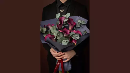 Монобукет из&nbsp;7 калл: элегантность и&nbsp;стиль