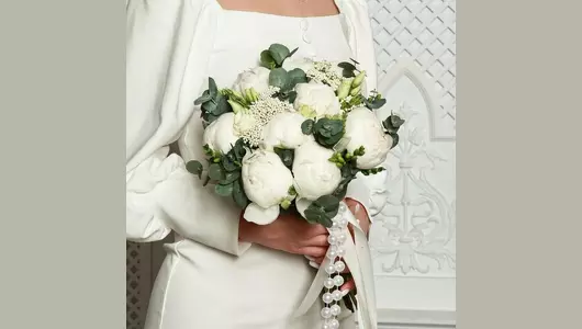 Свадебный букет из&nbsp;пионов, озотамнуса и&nbsp;эустомы