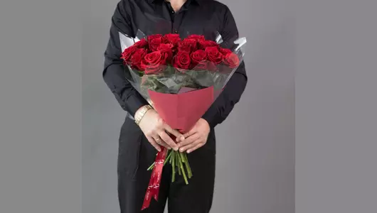 Букет из&nbsp;25 Красных роз (55см)