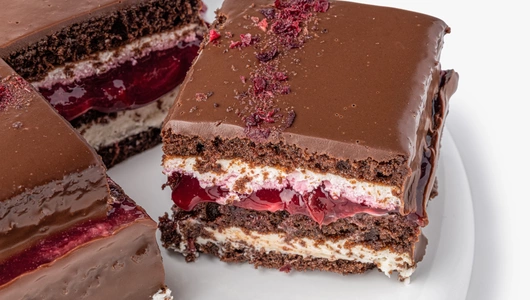 Торт "Черный лес" с&nbsp;вишней