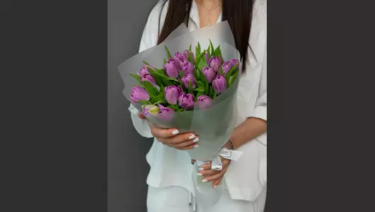 Великолепный букет из&nbsp;21 лавандового, пионовидного тюльпана