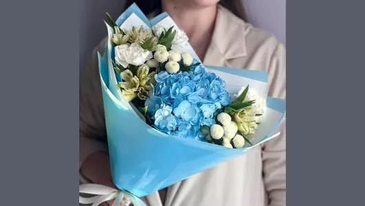 Букет с&nbsp;гортензией и&nbsp;альстромерией #106 FMART by flowwow