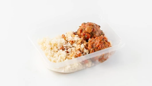 Рис с ежиками "по-домашнему" в томатно-сливочном соусе