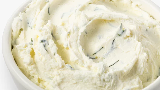 Масса творожная соленая с&nbsp;укропом и&nbsp;чесноком