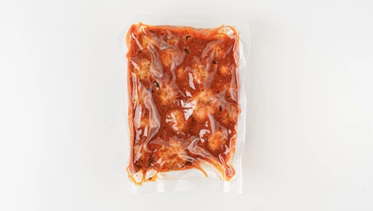 Фрикадельки из индейки су-вид в красном соусе