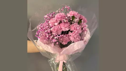 Розовый туман. Гвоздики и&nbsp;гипсофила FMART by flowwow