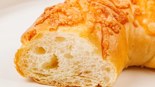 Кольцо сдобное с сыром