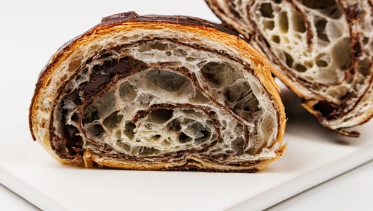 Круассан с шоколадно-ореховой начинкой, кафе рег