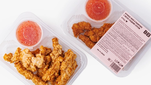 Куриное филе в панировке с кисло-сладким соусом