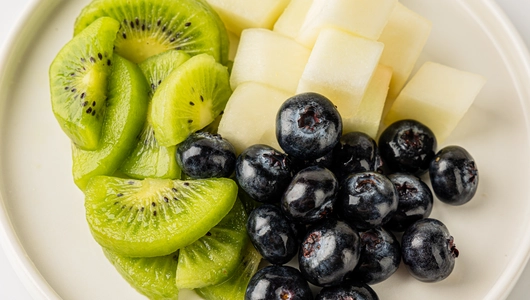 Фруктовый микс (голубика, дыня, киви), 220 г