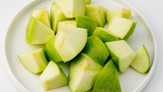 Яблоко кислое дольки