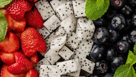 Фруктовый микс (голубика, питахайя, клубника)