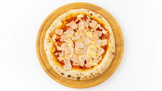 Пицца с ветчиной куриной и сыром