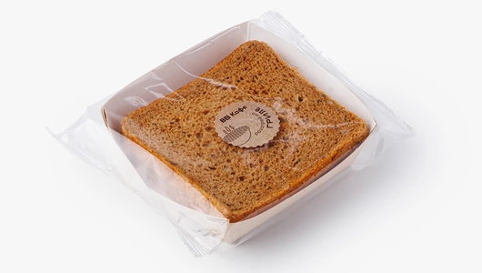 Сэндвич с курицей и печеным перцем, кафе