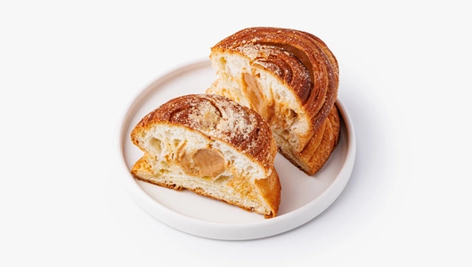 Булочка "Свердловская" с вареной сгущенкой, 100 г