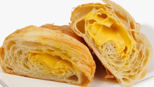 Круассан с&nbsp;сливочно-манговым кремом