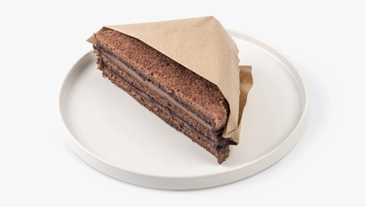 Пирожное-сэндвич "Шоколадное с черникой"