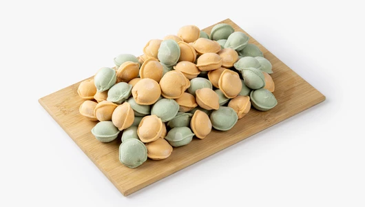 Пельмени с цыпленком-бройлером и кабачком цветные