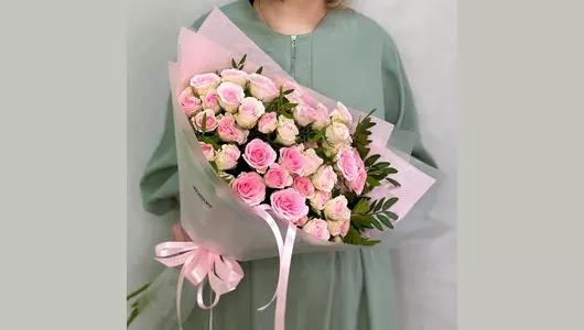 Букет Розовые кустовые розы FMART by flowwow